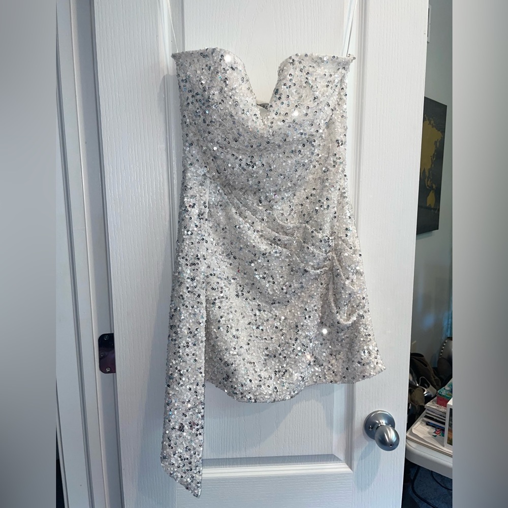 NWT Retrofete xRevolve Omer Sequin Mini Dress in White - Picture 3 of 8